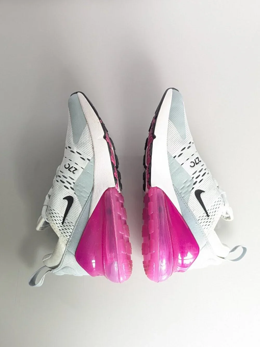 Nike Air Max 270 Barely Gray Fuschia Sneaker Size 7.5 Comfort Stretch Running